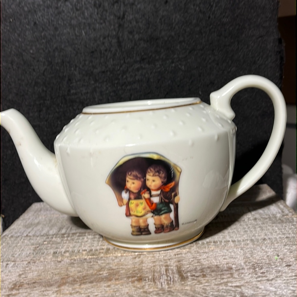 Danbury Mint M.J. Hummel Stormy Weather Porcelain Teapot. No lid